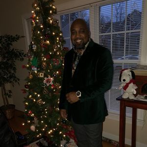 Meet your Posher, Derrick